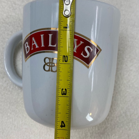 Bailey's Mug with Baileys Logo - Picture 3 of 4